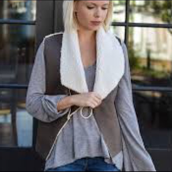 JACK BY BB DAKOTA GOODRICH FAUX SHEARLING VEST - Picture 2 of 6